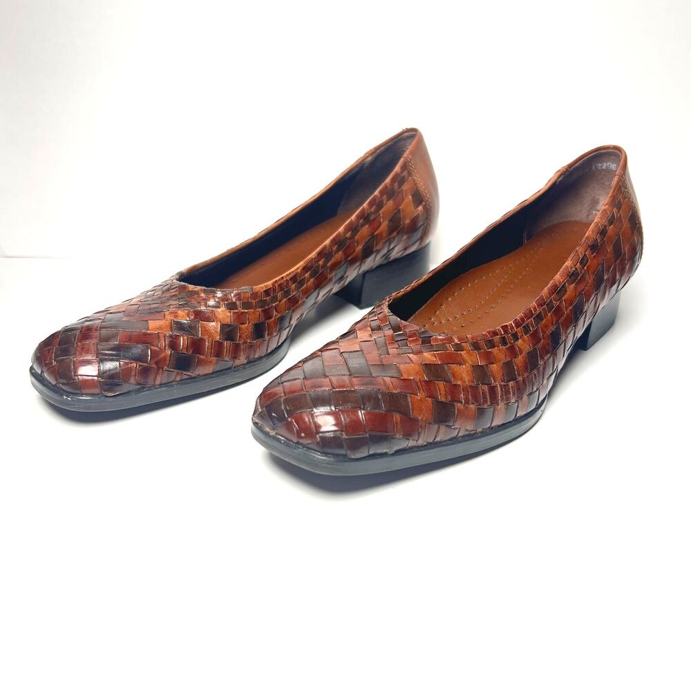 Trotters Aspen Brown Woven Leather Pumps Low Heel Shoes Basketweave Size 7 N